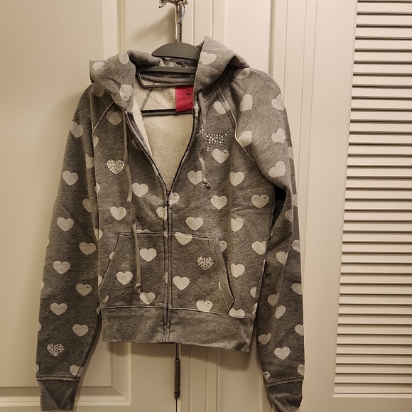 PINK Victoria's Secret Tops - NWOT PINK Victoria's Secret Gray Heart Hoodie